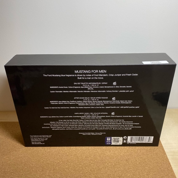 Ford Mustang Blue Gift Set - Picture 2 of 2